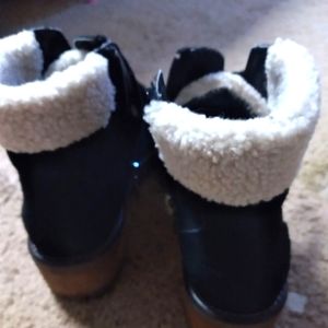 BLONDO waterproof boots. Size 9